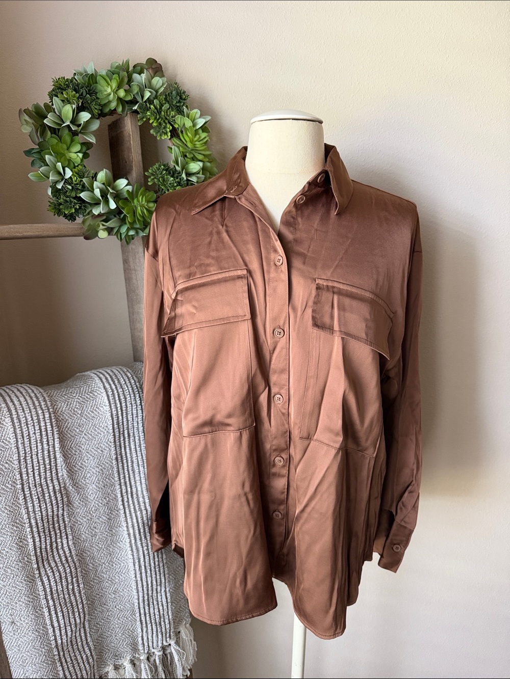 Abercrombie & Fitch x HFR satin ulitity shirt